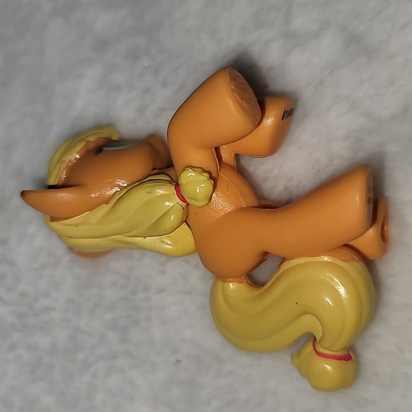2011 My Little Pony FiM Blind Bag Wave #9 2" Apple Jack Figure Hasbro - Picture 2 of 4